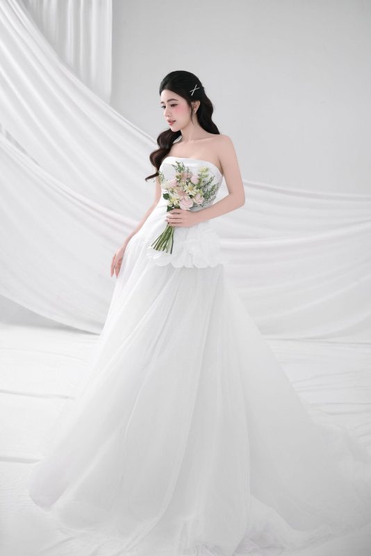 Ý Nghĩa Màu Sắc Váy Cưới Và Thông Điệp Ẩn Sau Trang Phục Của Cô Dâu Trong Ngày Trọng Đại