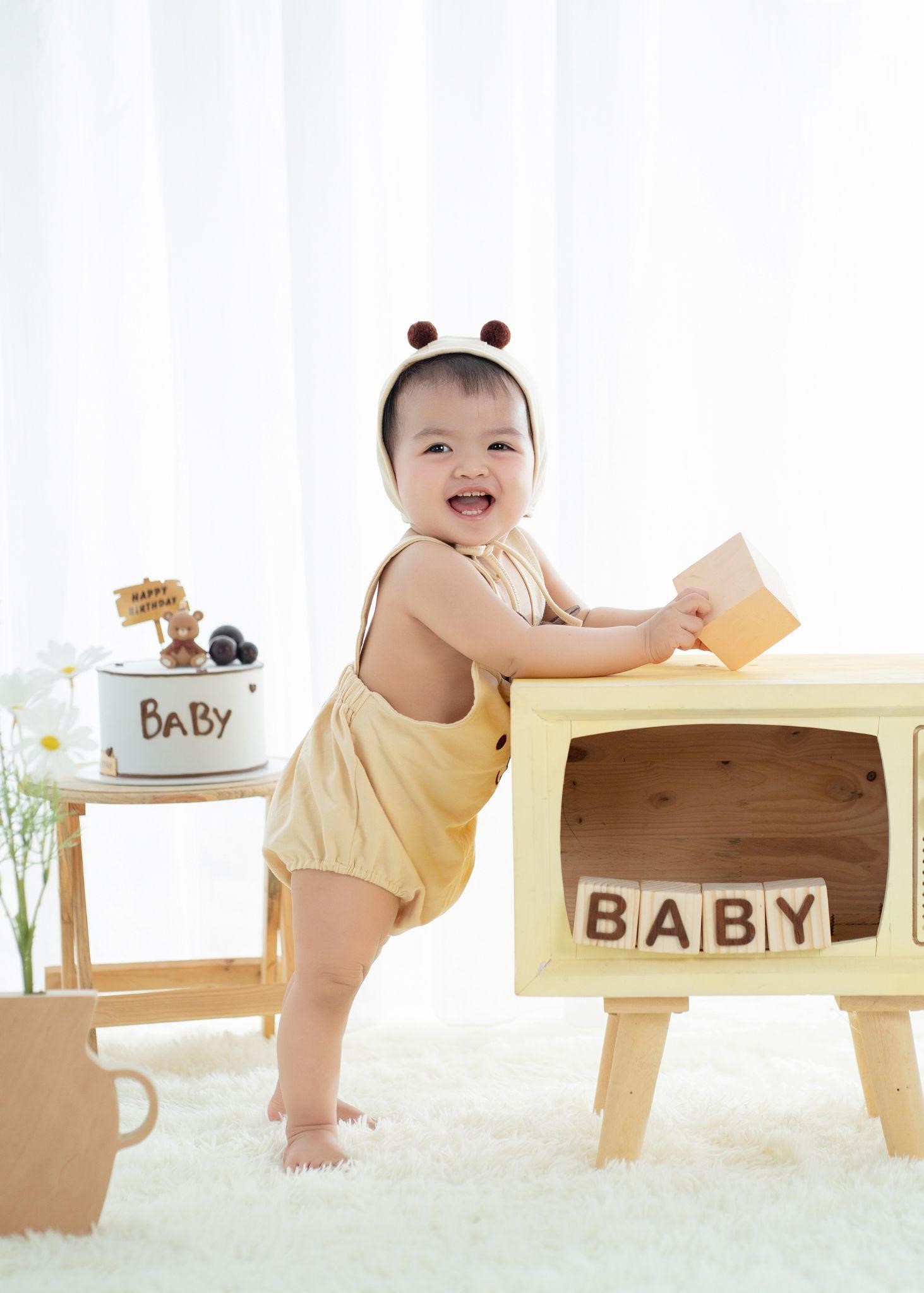 Chia sẻ cách để bé hợp tác chụp ảnh không quấy khóc