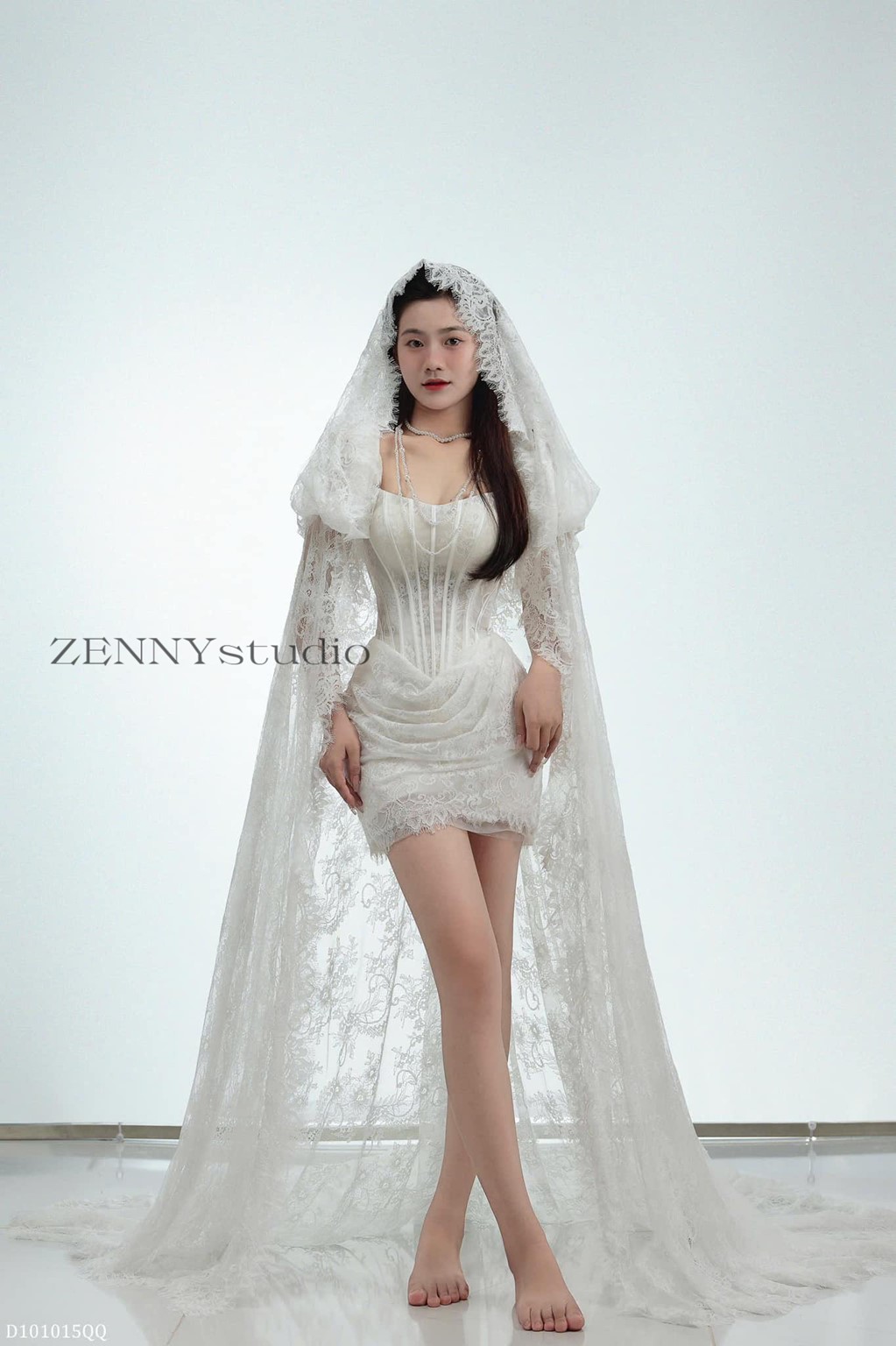 (Giải đáp) Các cô dâu có nên thuê váy cưới ngắn đi bàn hay không?