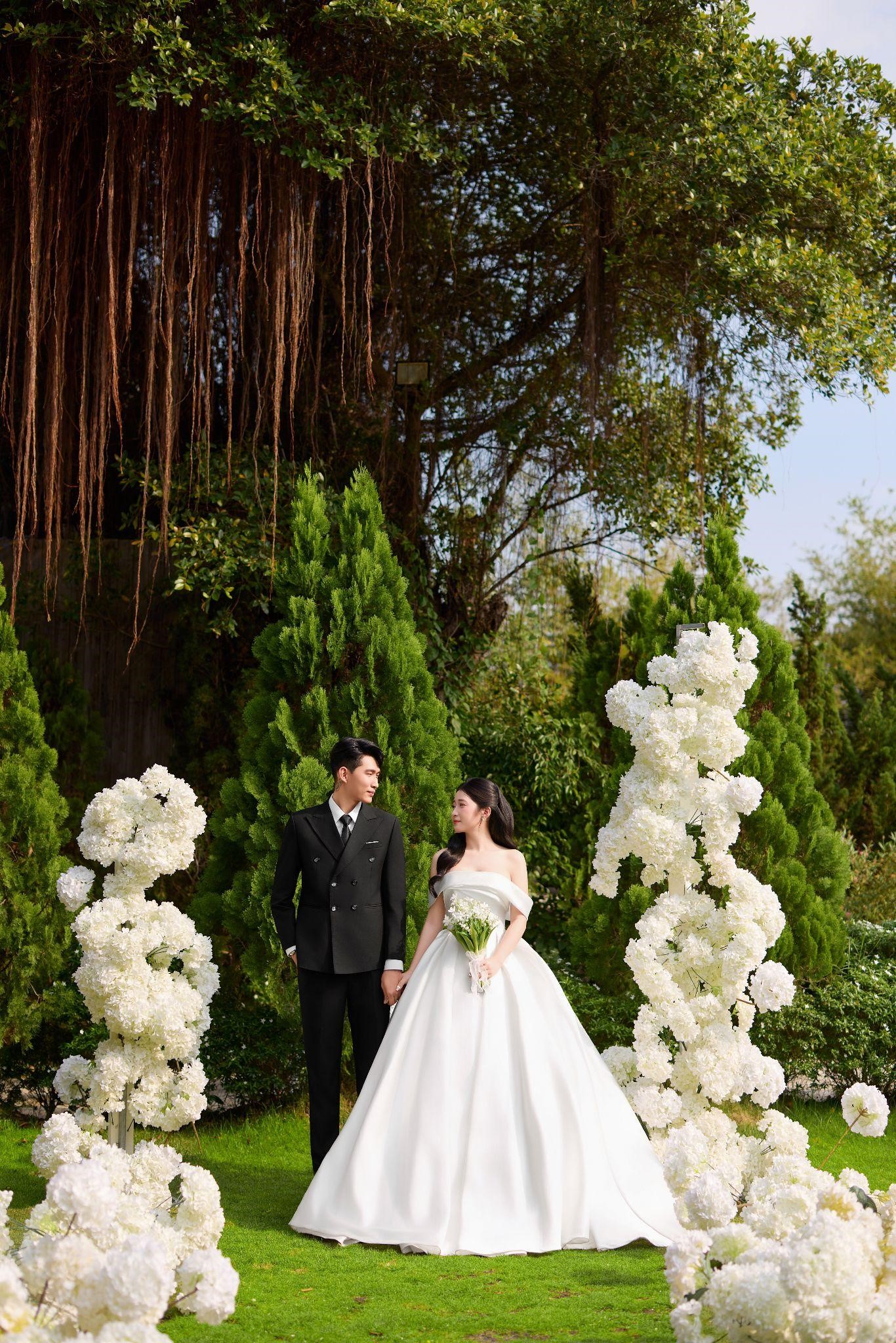 Chụp Ảnh Cưới Tại Phim Trường Dream Garden